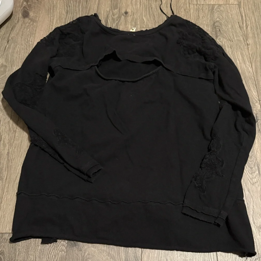 Free People Women's Black Lace Shoulder Long-Sleeve Top size large